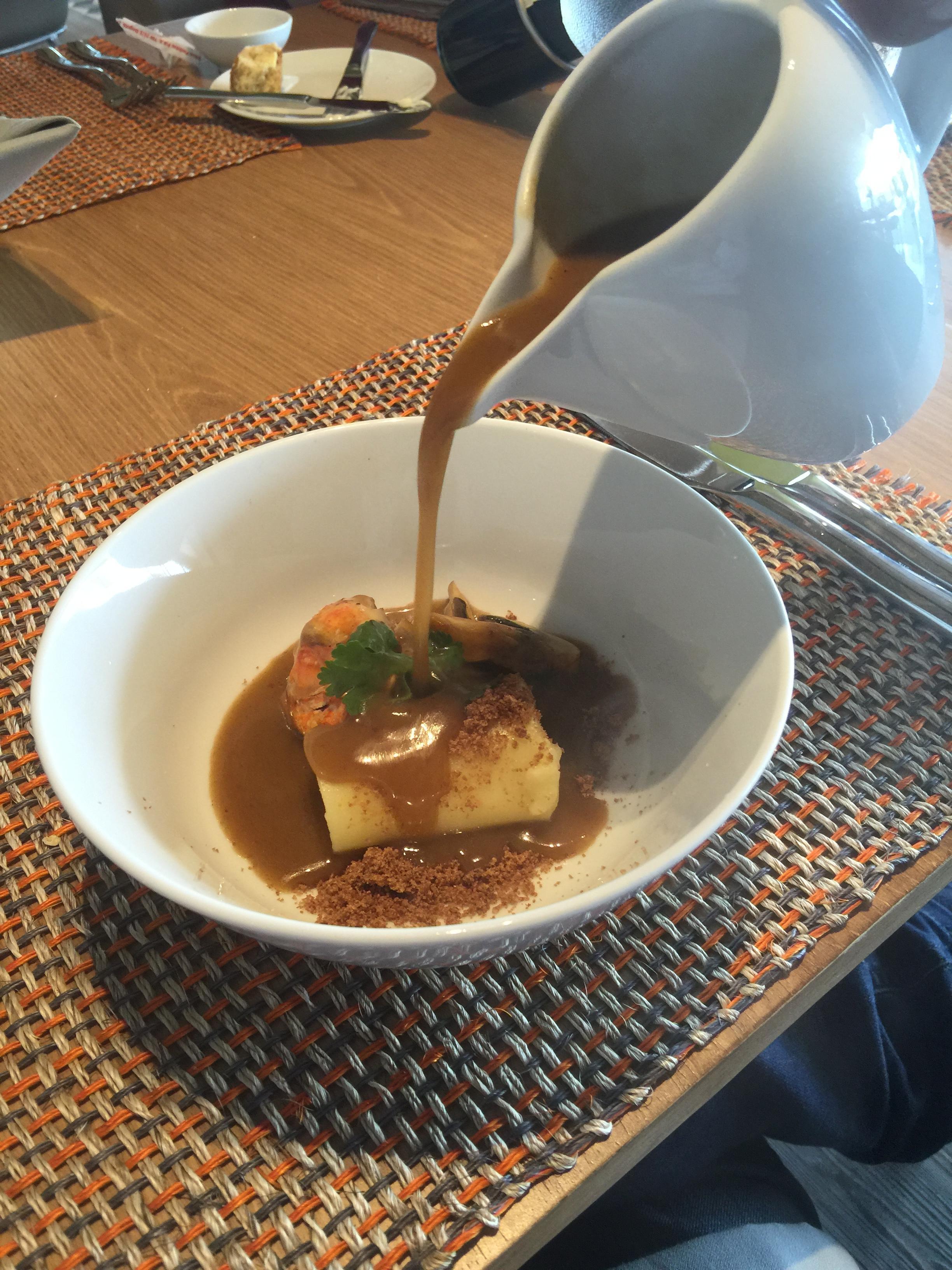 Movich Buro 51 Hotel Barranquilla  Exterior foto A bowl of soup with a piece of tofu being poured with dashi