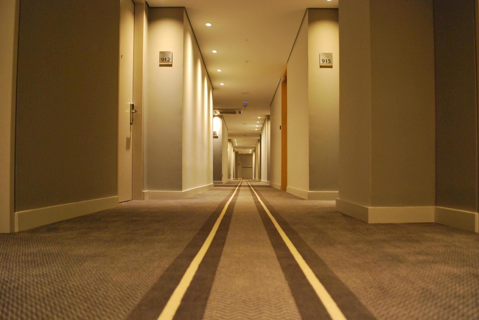 Movich Buro 51 Hotel Barranquilla  Exterior foto A corridor in a hotel