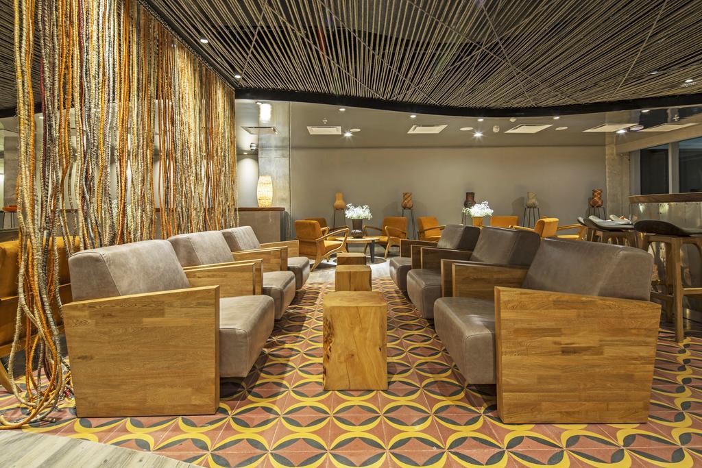 Movich Buro 51 Hotel Barranquilla  Exterior foto The lounge at the airport