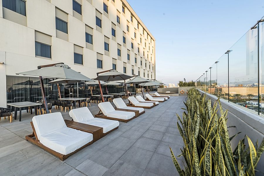 Movich Buro 51 Hotel Barranquilla  Exterior foto Rooftop pool at the Hilton Scottsdale Resort at the Peak